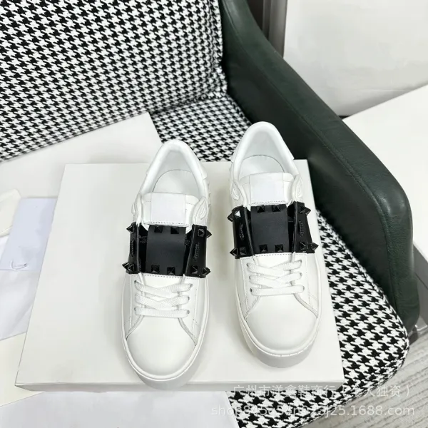 Valentino Garavani Rockstud Flat White Platform Sneakers - 6