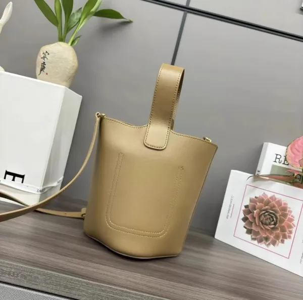 Hermès Picotin Lock 18 Gray Togo Leather Bucket Bag - 14