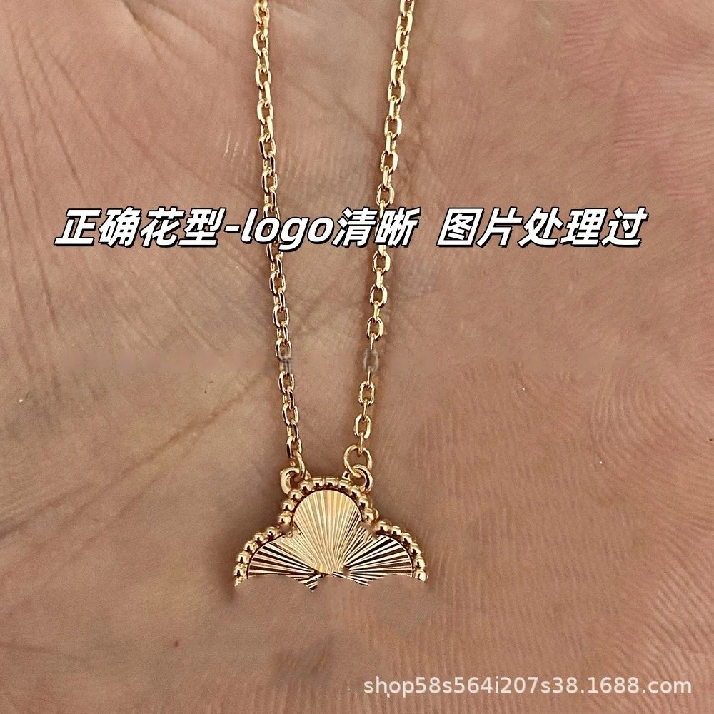 Gold扇形吊坠项链