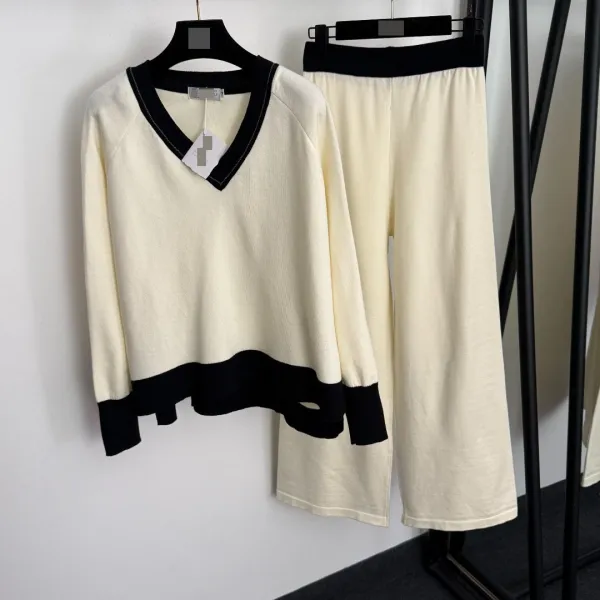 Design Two-Tone V-Neck Sweater and Wide-Leg Pants Set Beige - 6