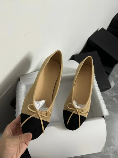 Miu Miu Bow-Embellished Suede Loafers Pink - 4