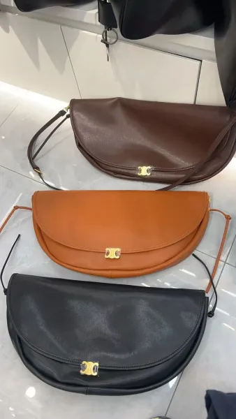 Celine Triomphe Saddle Bag Black Leather Shoulder Bag - 16