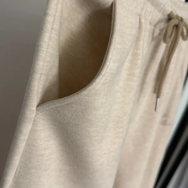 Design Beige Knit Bomber Jacket and Wide-Leg Sweatpants Set - 10
