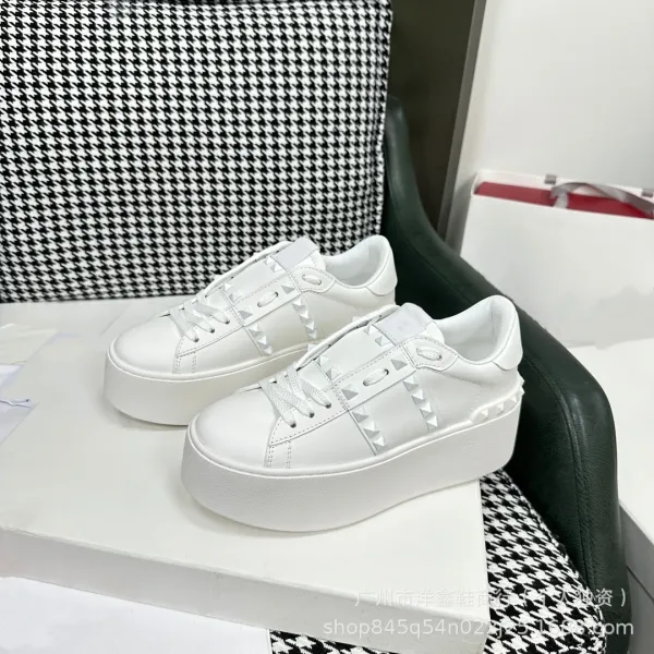 Valentino Garavani Rockstud Flat White Platform Sneakers - 5