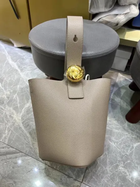 Hermès Picotin Lock 18 Gray Togo Leather Bucket Bag - 3