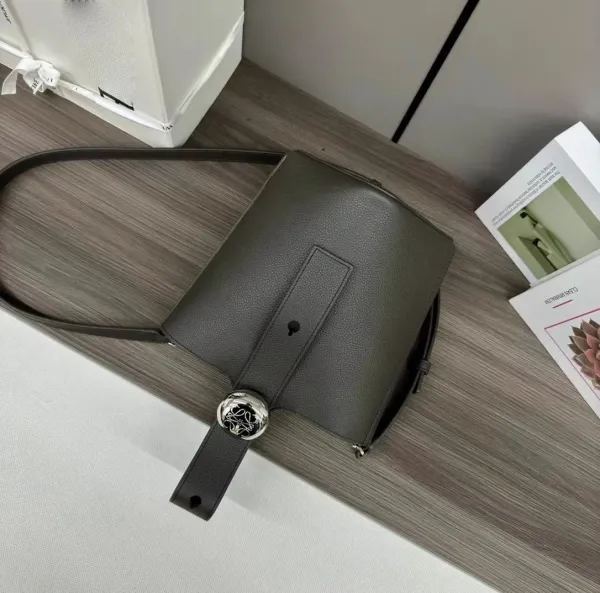 Hermès Picotin Lock 18 Gray Togo Leather Bucket Bag - 27