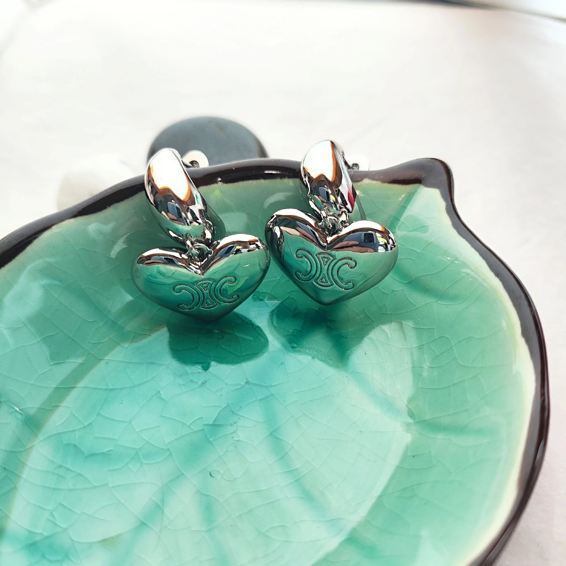 Saint Tears Heart Cufflinks Silver Green Jewelry