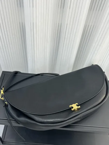Celine Triomphe Saddle Bag Black Leather Shoulder Bag - 21