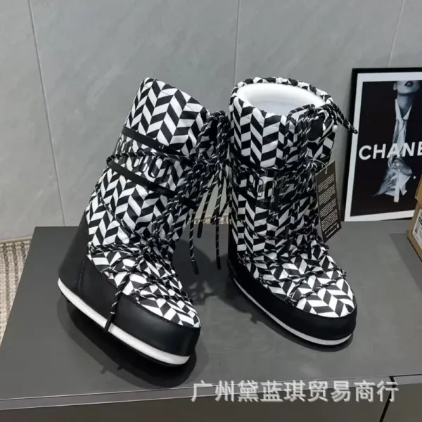 Moon Boot Metallic Silver Snow Boots - 5