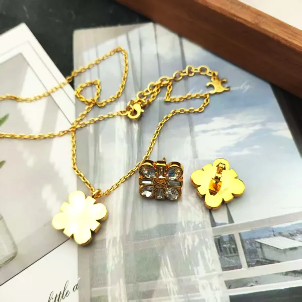 Celine Triomphe Flower Pendant Necklace Gold - 2