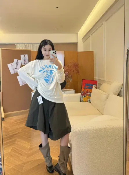 Open YY Worker Graphic Long-Sleeve T-Shirt White - 20