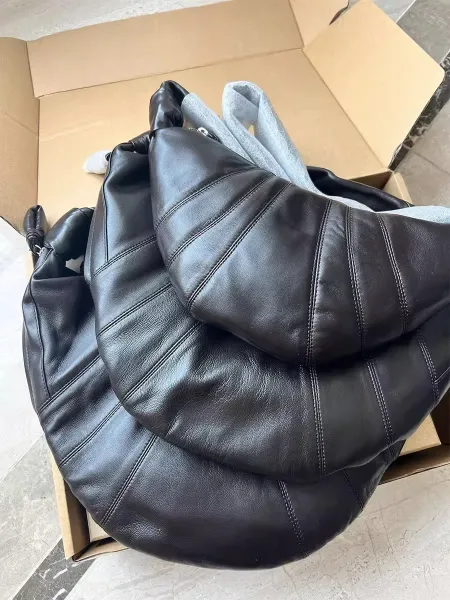 Off-White Croissant Bag Black Leather Shoulder Bag - 5