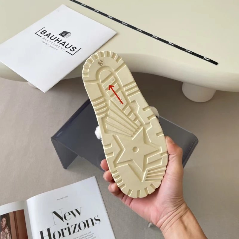 Dior B23 Faux Fur Slide Slippers White - 3