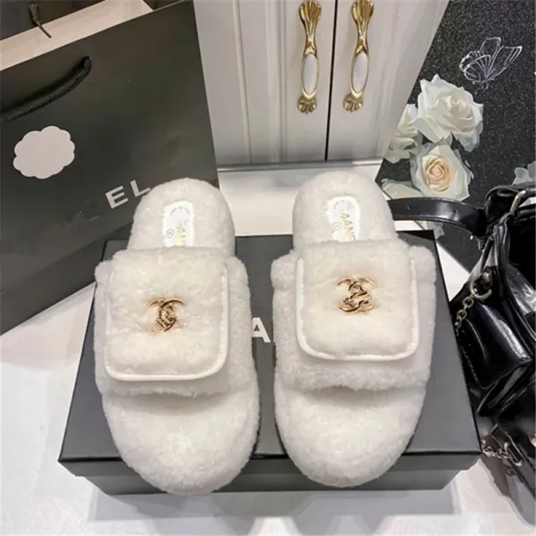 Chanel-inspired Faux Shearling Slide Slippers Beige Slippers - 4
