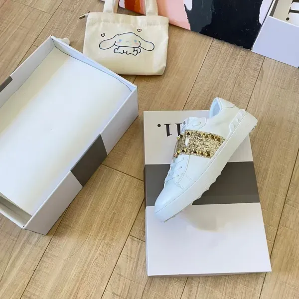 Valentino Garavani Rockstud Spike Crystal White Sneakers - 20