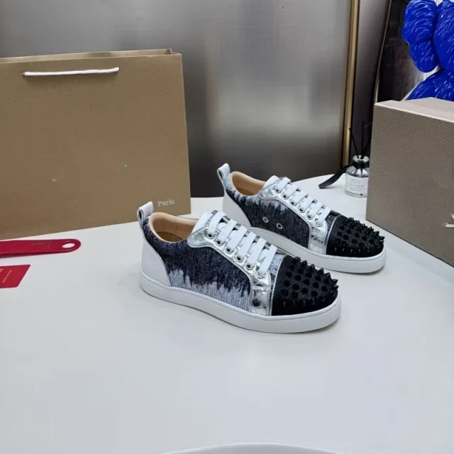 Christian Louboutin Sneakers Low-Top Lace-Up with Spike Studs product detail image 17