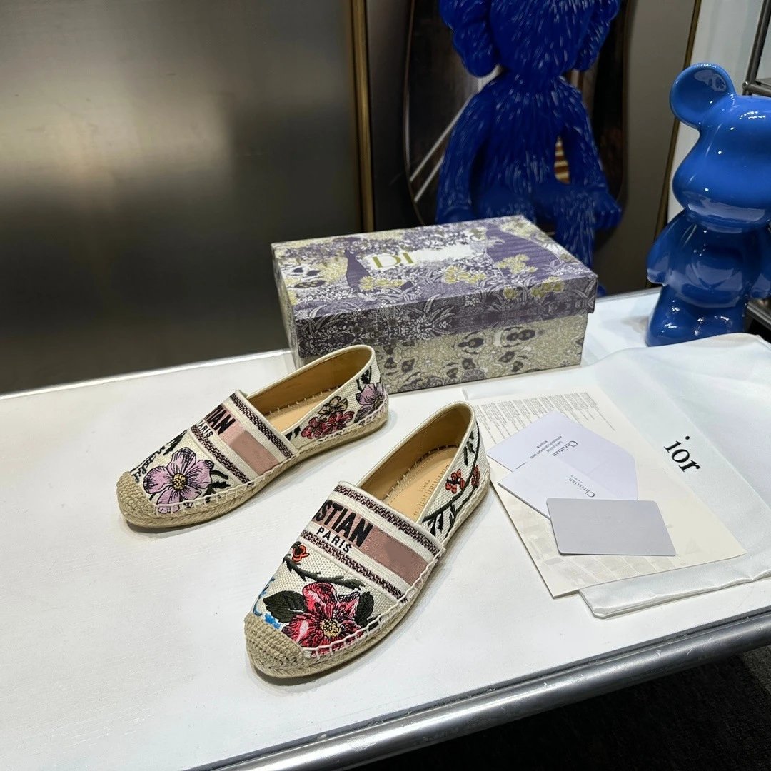 Dior Jardin d'Hiver Espadrilles White Embossed Canvas Loafers - 2