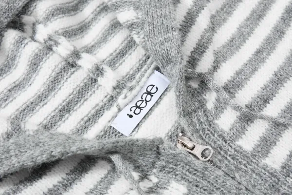 Design Striped Cropped Hoodie in Sage Green and Beige - 24
