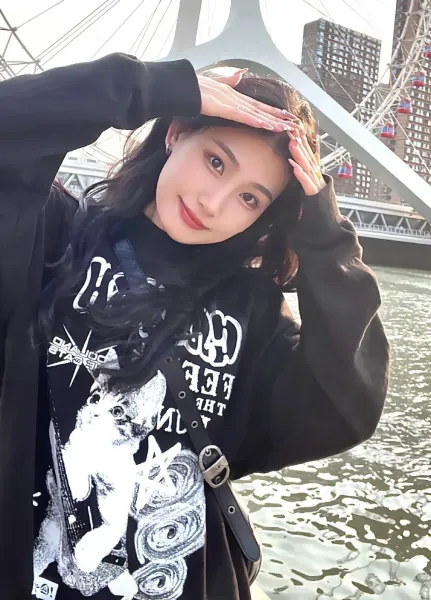 GRA Feel The Fun Cat Graphic Black Hoodie - 21