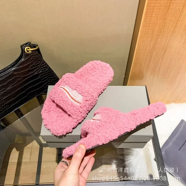 Miu Slippers Teddy-Fleece Logo Embroidered Slide product detail image 26