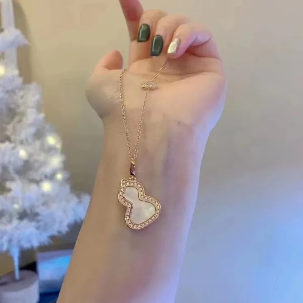 Rose Gold葫芦 Pendant Necklace with Pave Diamonds - 4