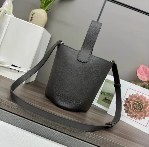 Hermès Picotin Lock 18 Gray Togo Leather Bucket Bag - 26