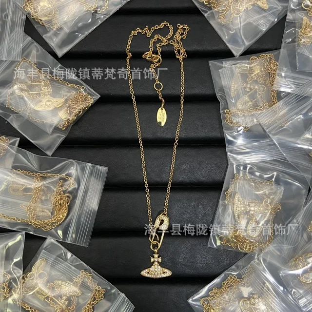 Vivienne Westwood Jewelry Pearl Orb Pendant Necklace product detail image 16