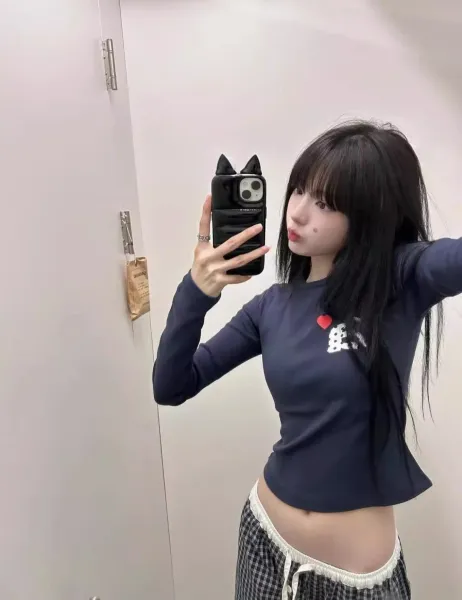 Saint Tears Heart Dot Logo Long-Sleeve Cropped Top Navy - 62