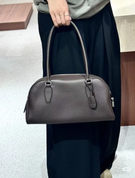 Hermès Bolide 27 Black Togo Leather Handbag - 4