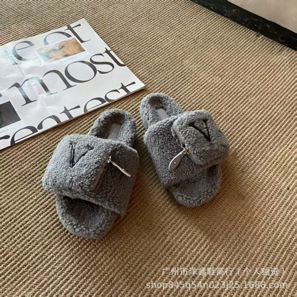 Valentino Garavani VLogo Shearling Slippers Brown - 26