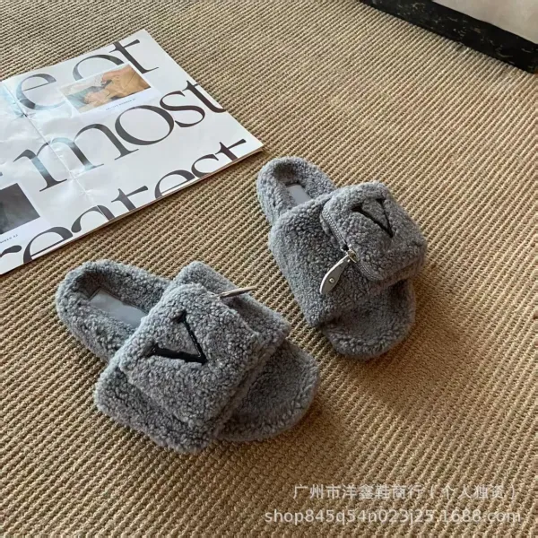 Valentino Garavani VLogo Shearling Slippers Brown - 28