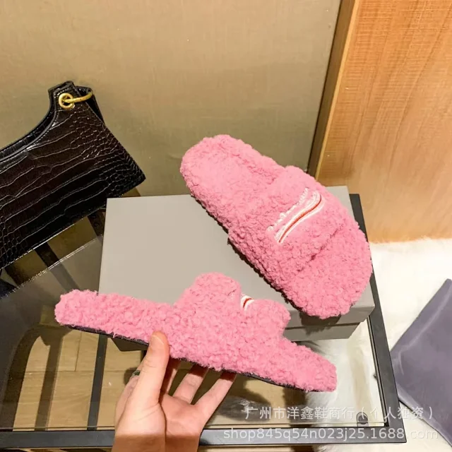 Miu Slippers Teddy-Fleece Logo Embroidered Slide product detail image 25