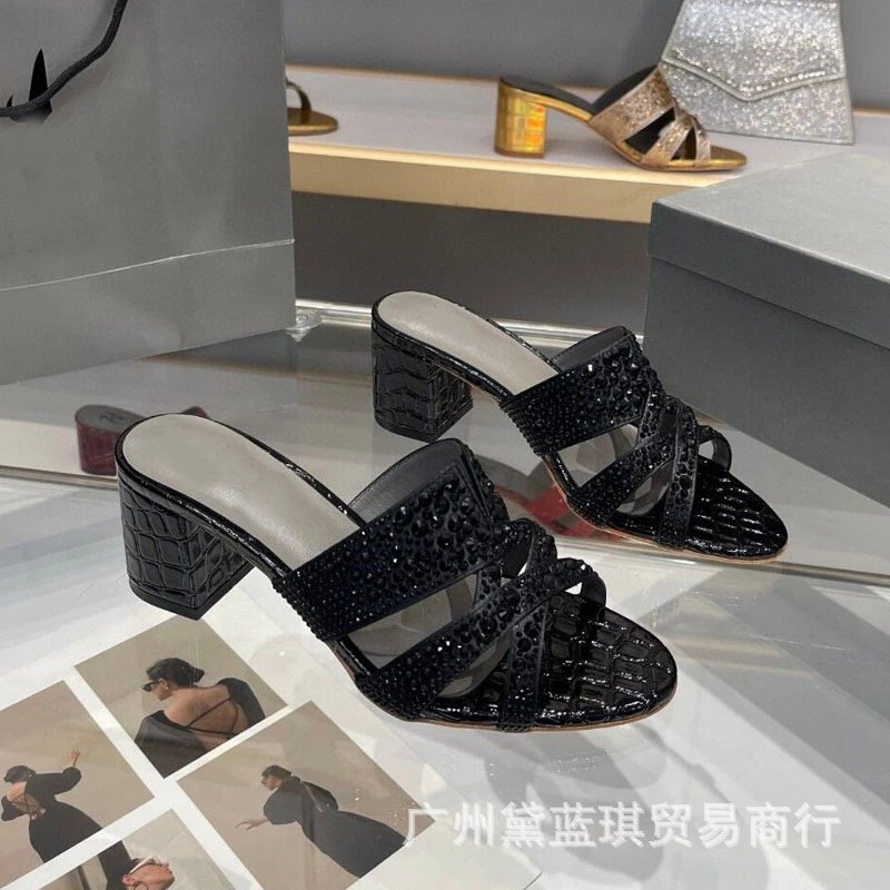 Round Toe Black