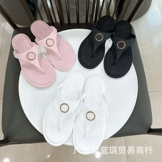 Unbranded Slippers Thong with embossed floral footbed and round medallion detail product detail image 2