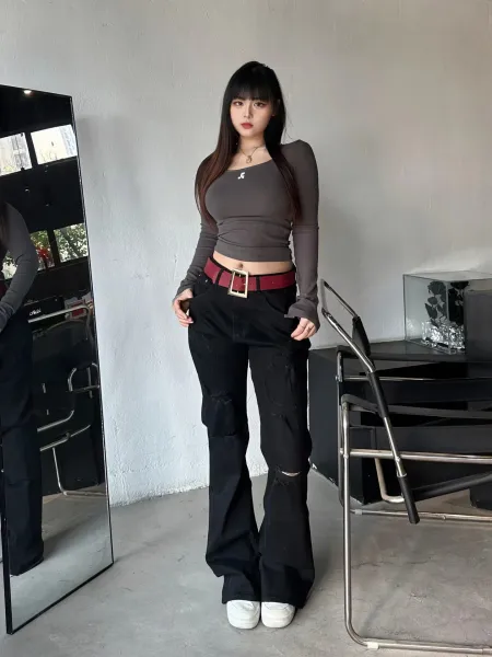 Read & Recreation Square Neck Long Sleeve Crop Top Black - 20