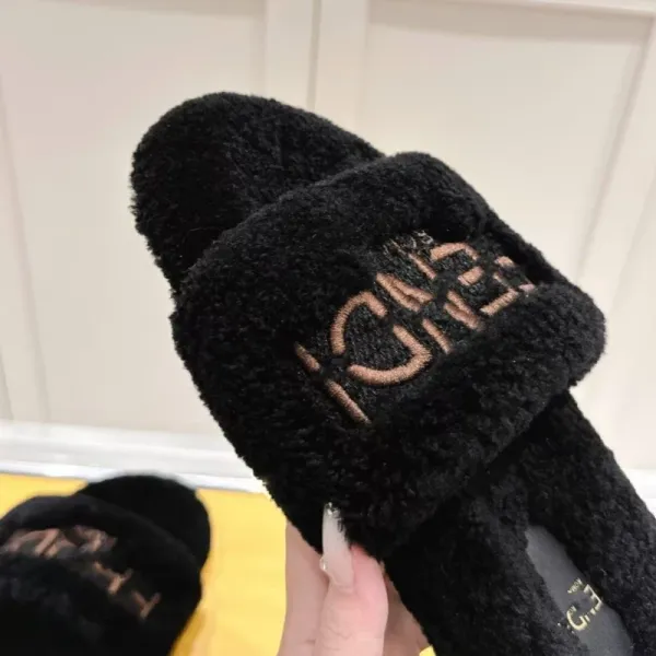 Fendi Fur Slide Slippers White - 12