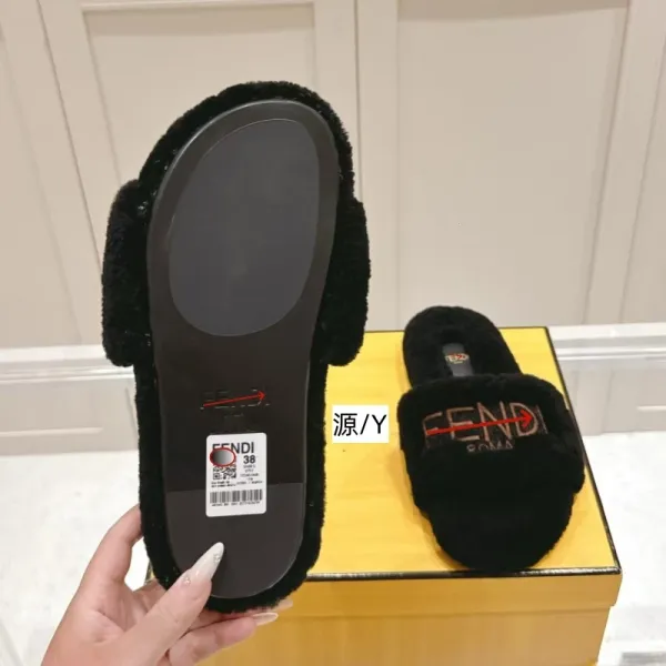 Fendi Fur Slide Slippers White - 9