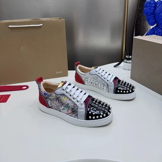 Christian Louboutin Sneakers Low-Top Lace-Up with Spike Studs product detail image 18