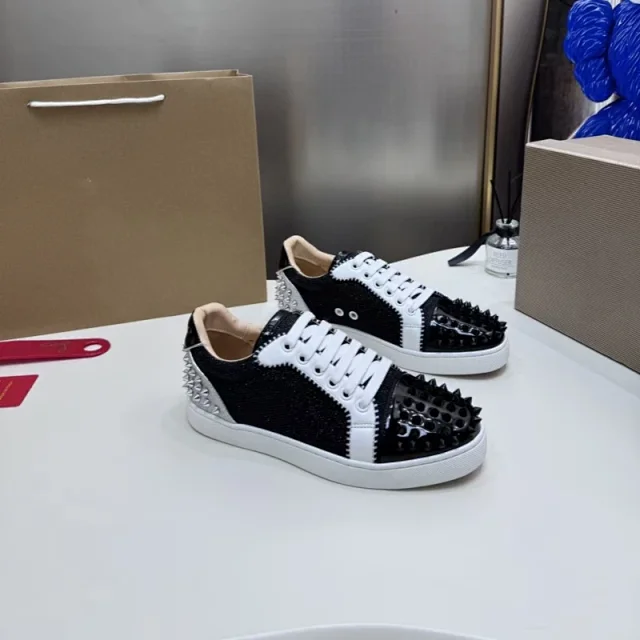Christian Louboutin Sneakers Low-Top Lace-Up with Spike Studs product detail image 25