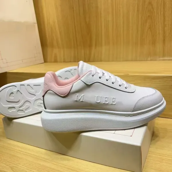 Alexander McQueen Oversized Sole Sneakers in Pale Pink and White - 17