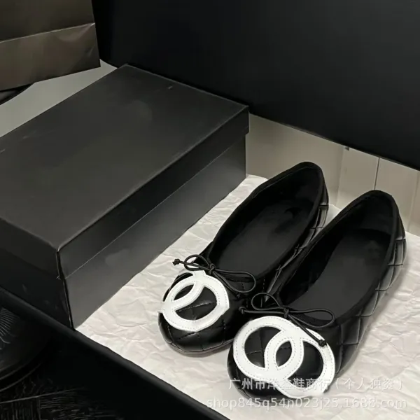 Chanel CC Logo Quilted Ballet Flats Black and White Shoes - 6