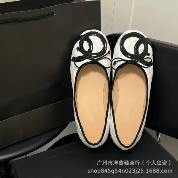 Chanel CC Logo Quilted Ballet Flats Black and White Shoes - 17