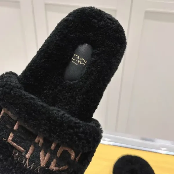 Fendi Fur Slide Slippers White - 10