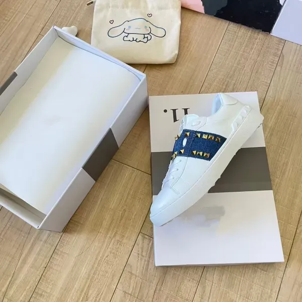 Valentino Garavani Rockstud Spike Crystal White Sneakers - 22