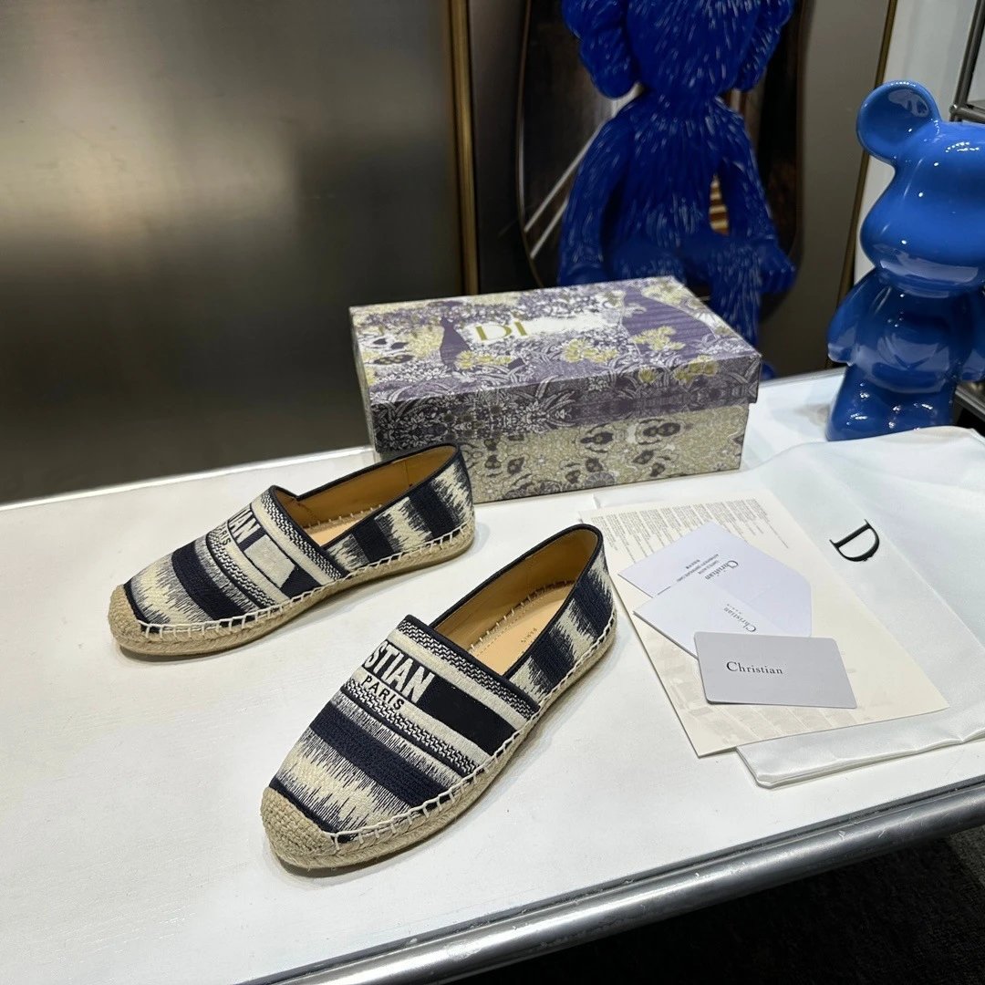Dior Jardin d'Hiver Espadrilles White Embossed Canvas Loafers - 8