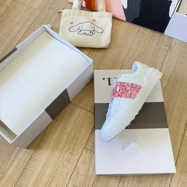 Valentino Garavani Rockstud Spike Crystal White Sneakers - 19