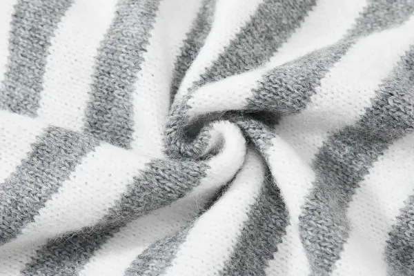 Design Striped Cropped Hoodie in Sage Green and Beige - 34