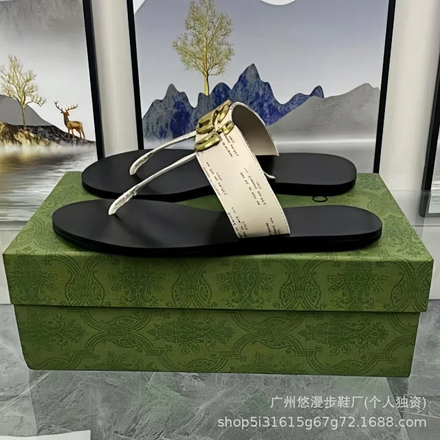 Gucci Sandals Double G buckle thong product detail image 5