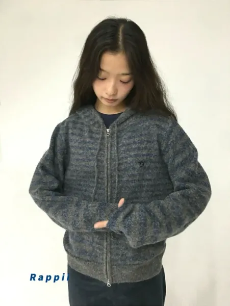 Design Striped Cropped Hoodie in Sage Green and Beige - 50