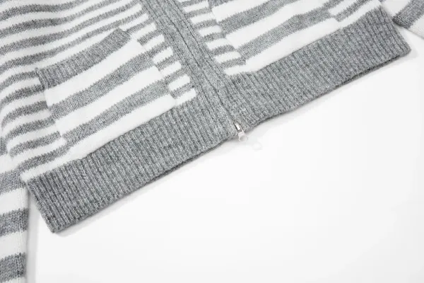 Design Striped Cropped Hoodie in Sage Green and Beige - 28